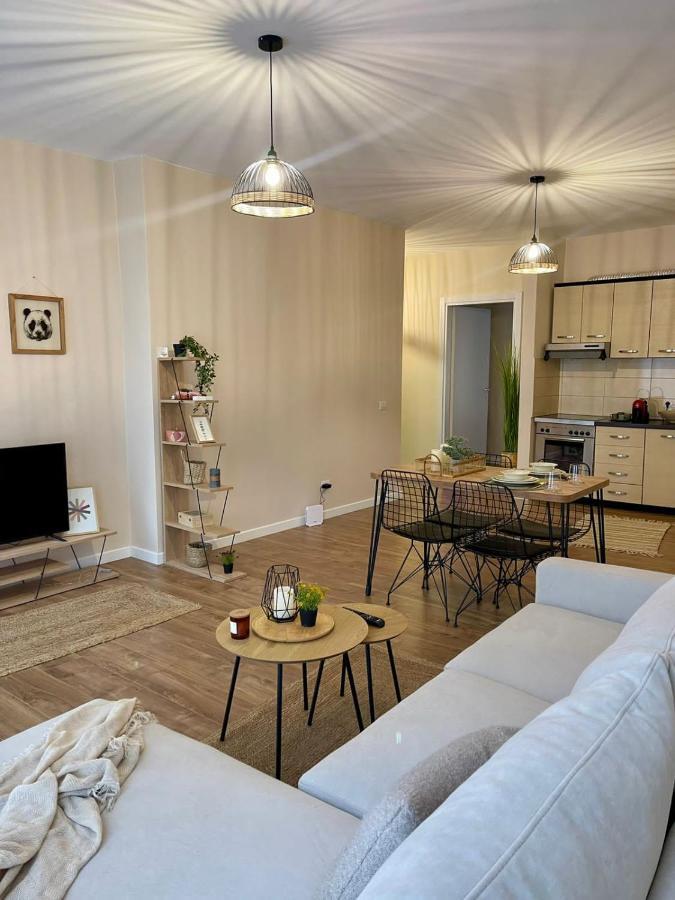 Mh Apartment, Free Parking, Flexible Check In Тирана Экстерьер фото